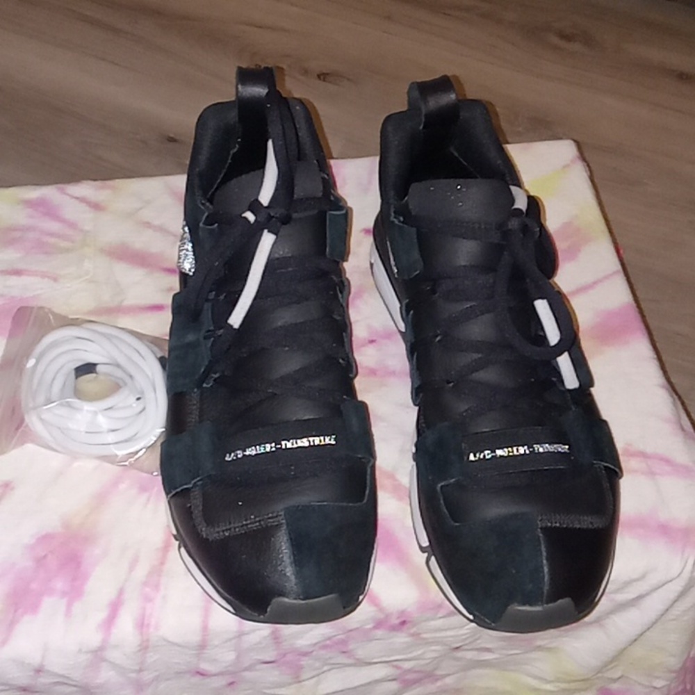 ADIDAS TWINSTRIKES